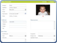 ConsultorioWeb.com le permite registrar los datos personales del paciente, así como sus familiares o encargados.